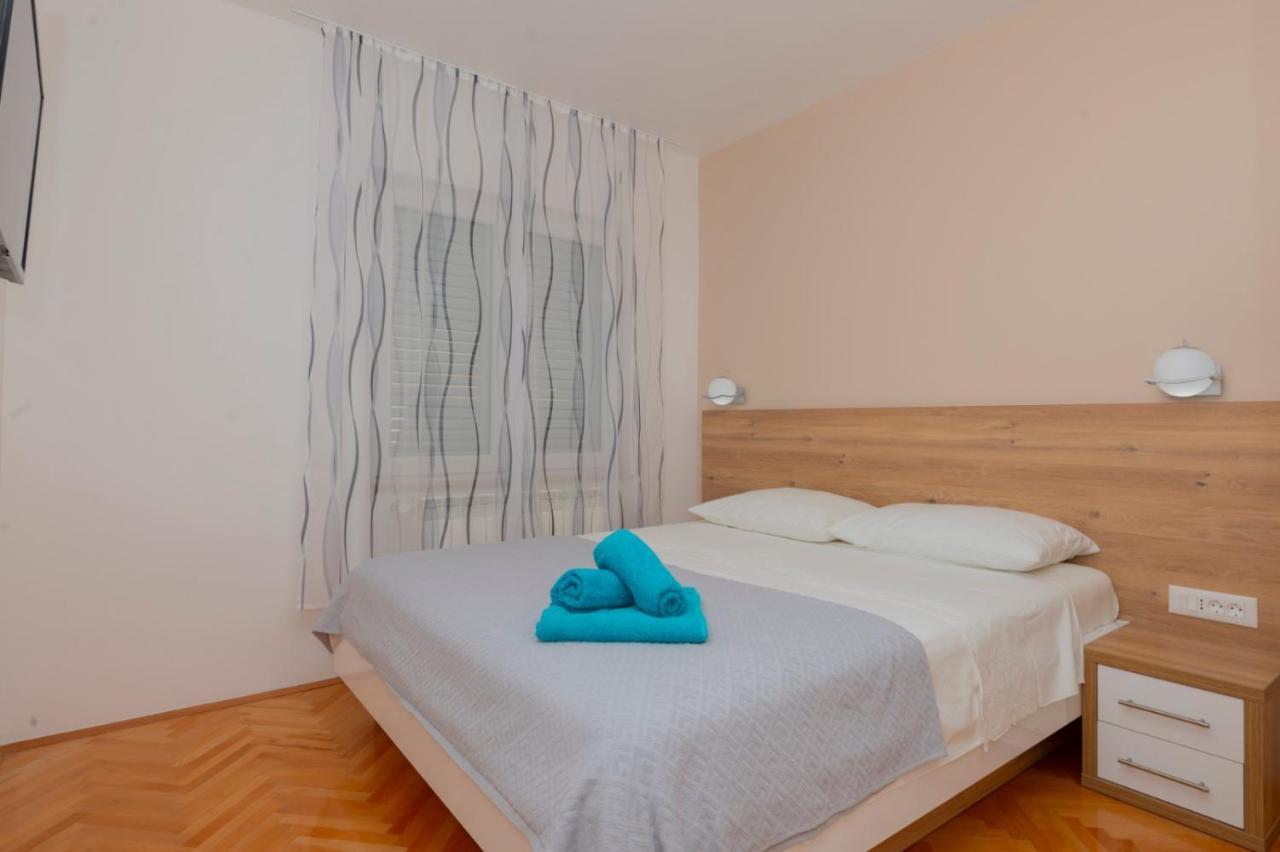 Apartments Radeljic Podstrana Bagian luar foto