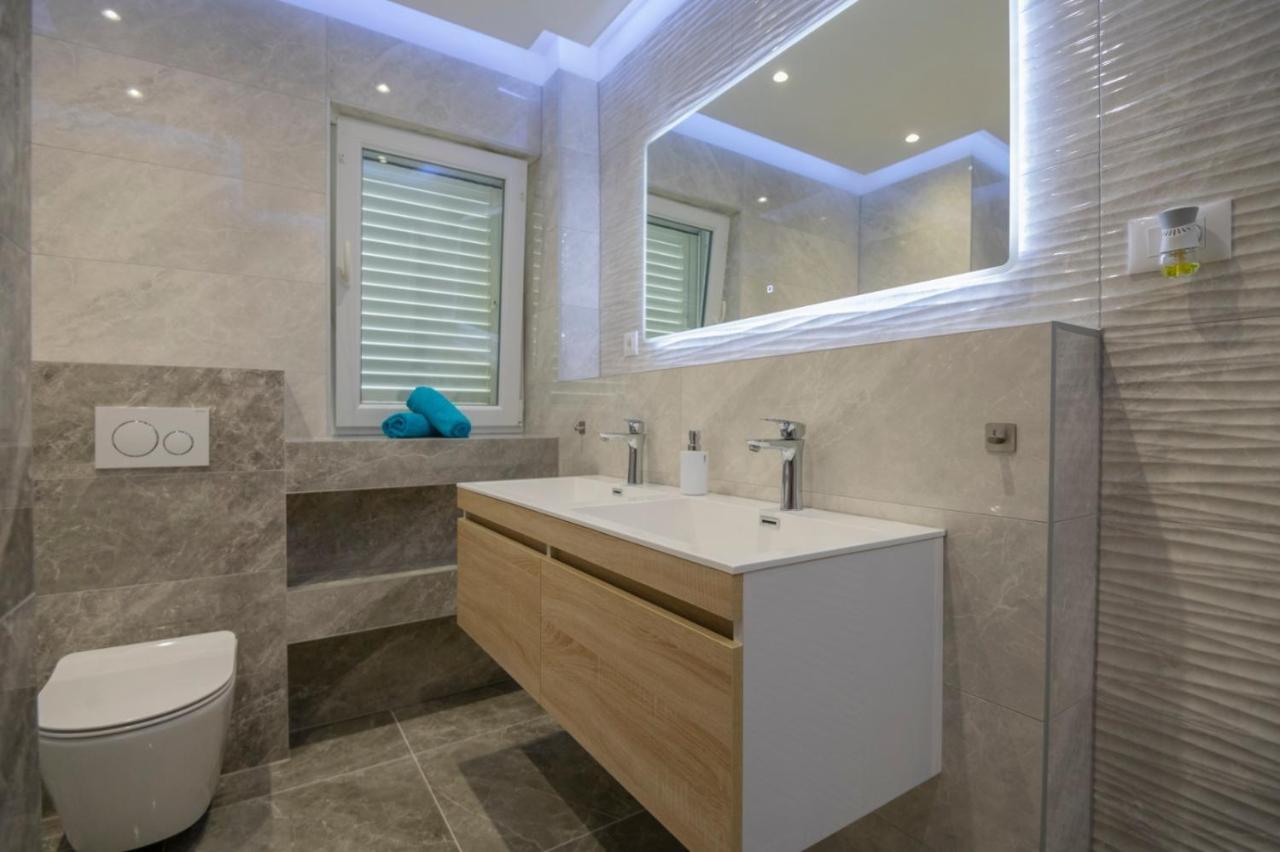 Apartments Radeljic Podstrana Bagian luar foto