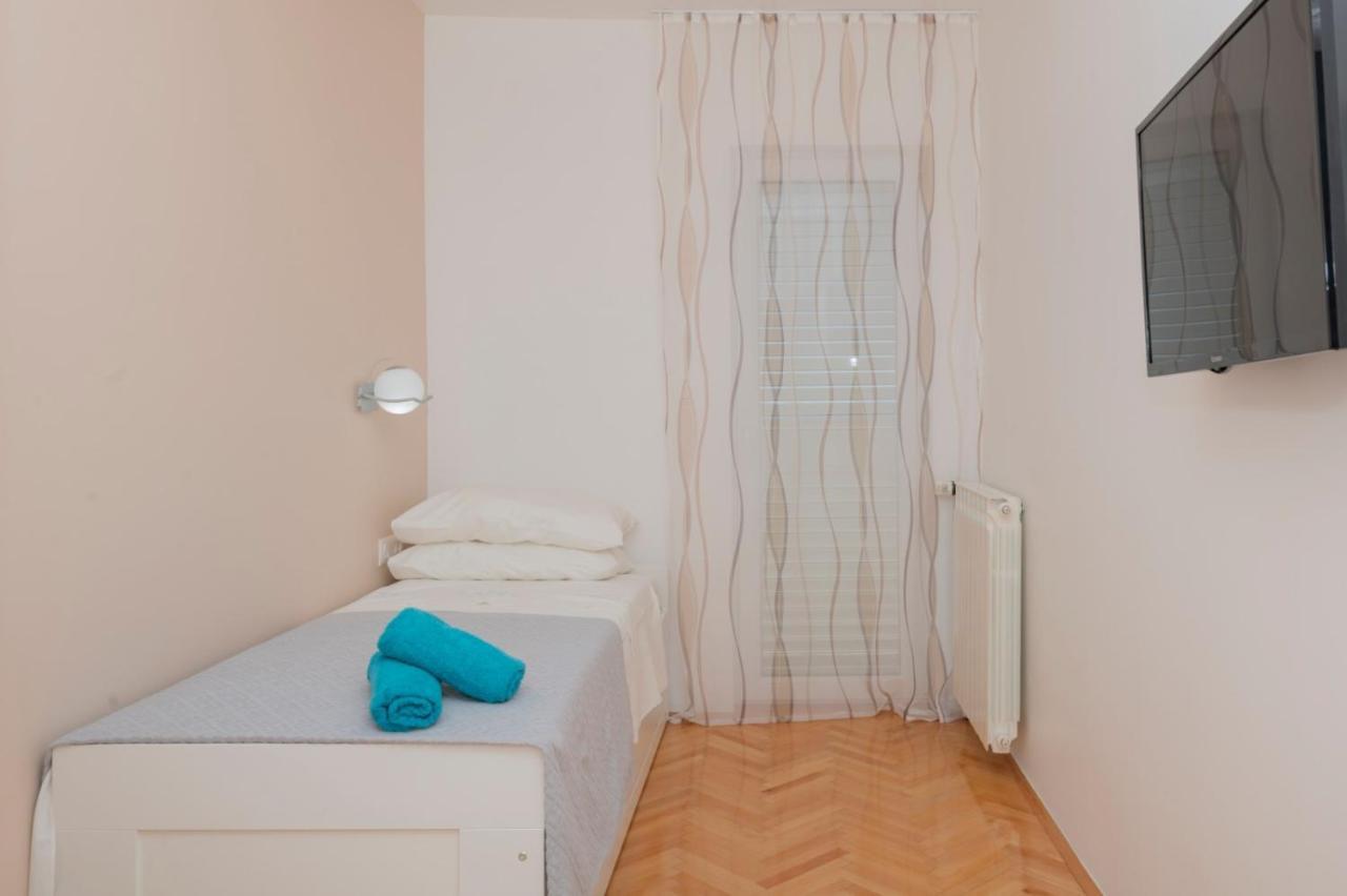 Apartments Radeljic Podstrana Bagian luar foto