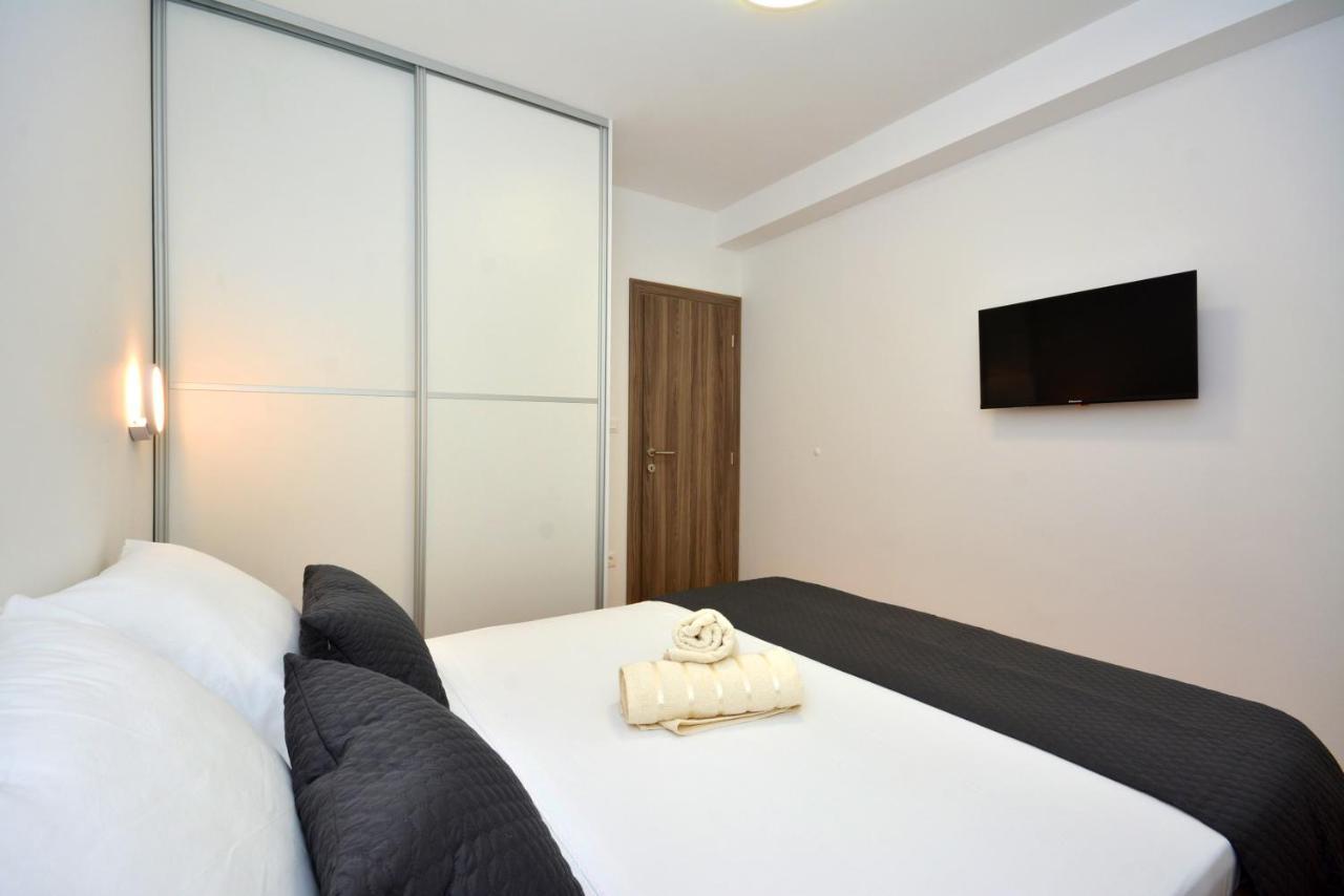 Apartments Radeljic Podstrana Bagian luar foto
