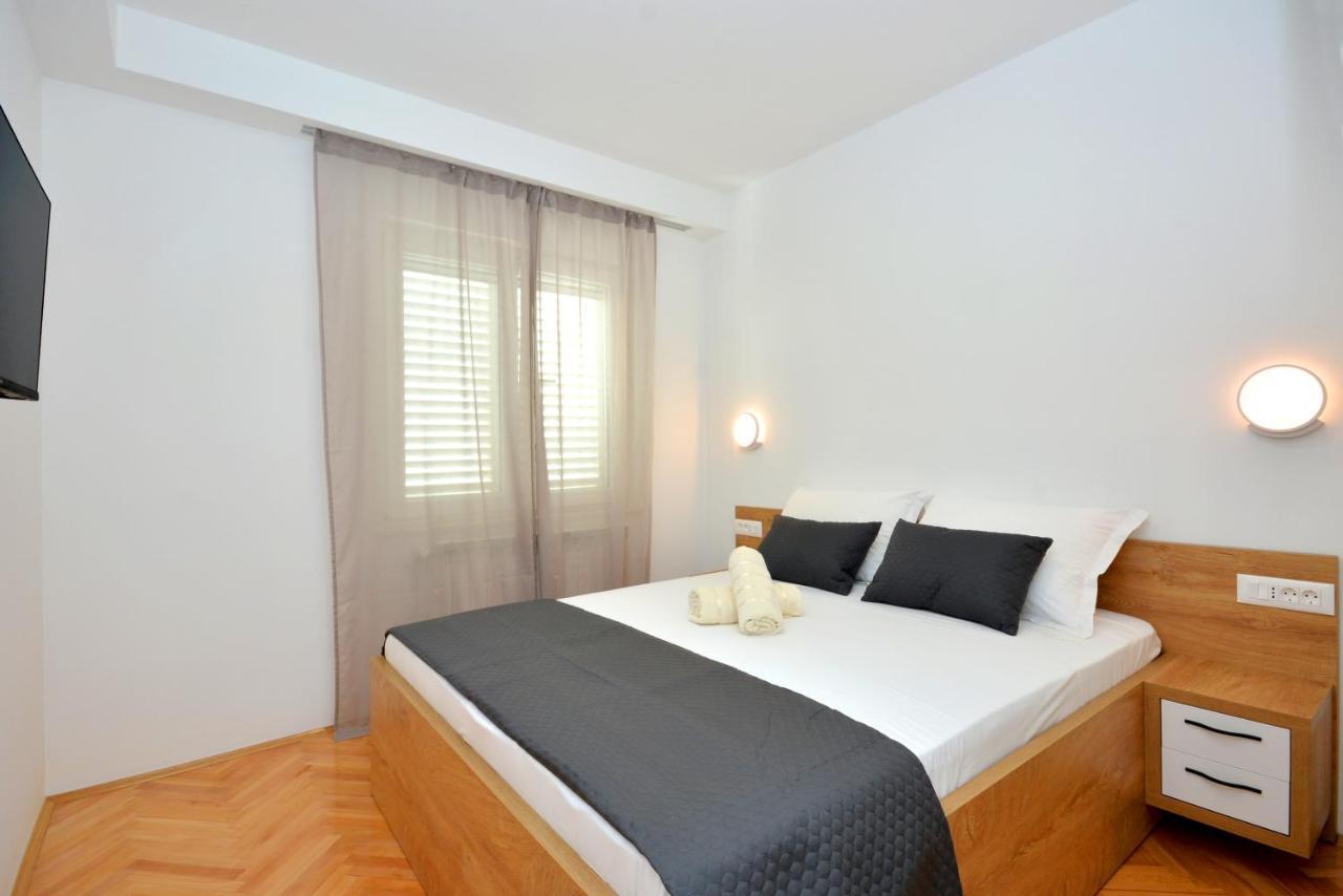 Apartments Radeljic Podstrana Bagian luar foto