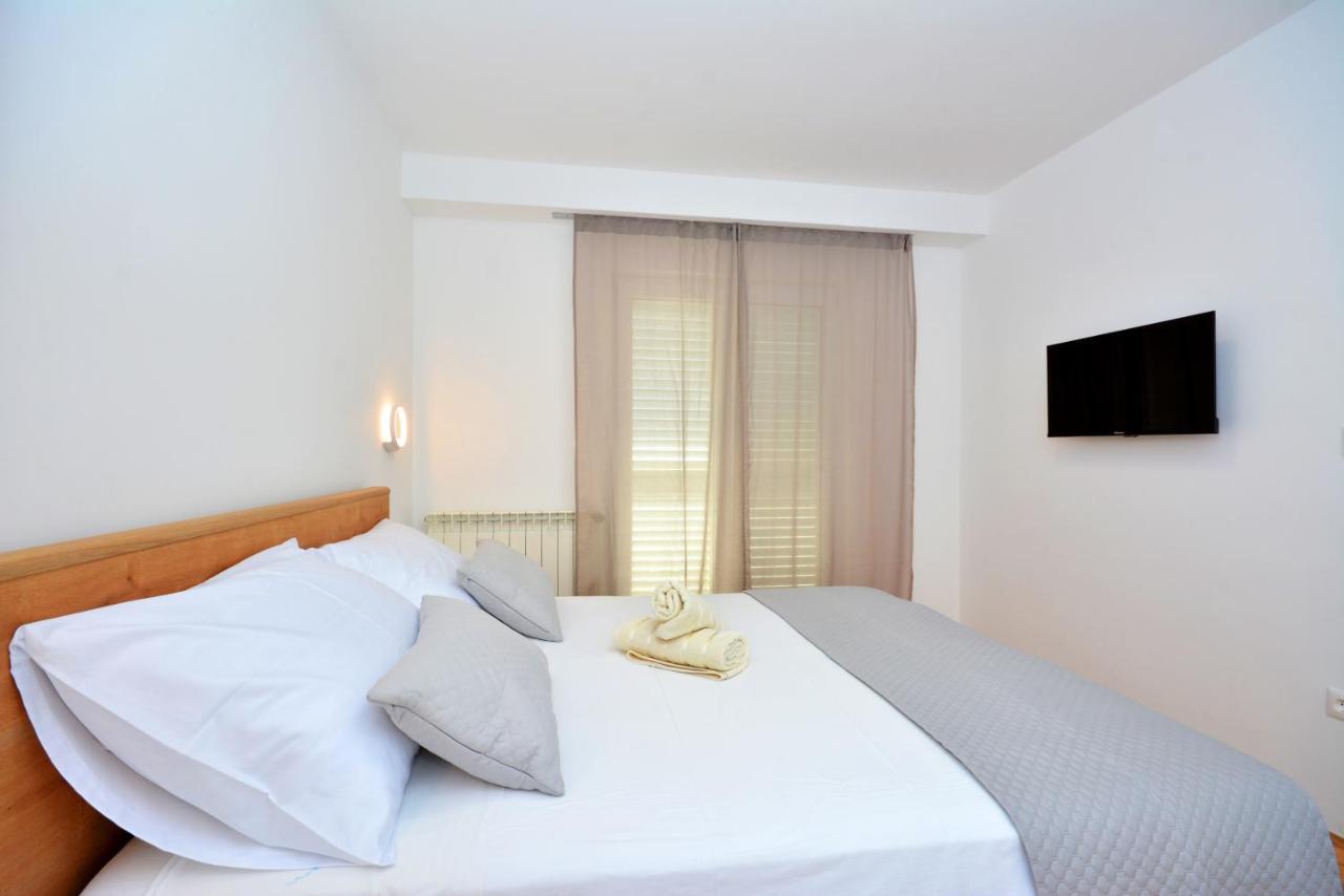 Apartments Radeljic Podstrana Bagian luar foto