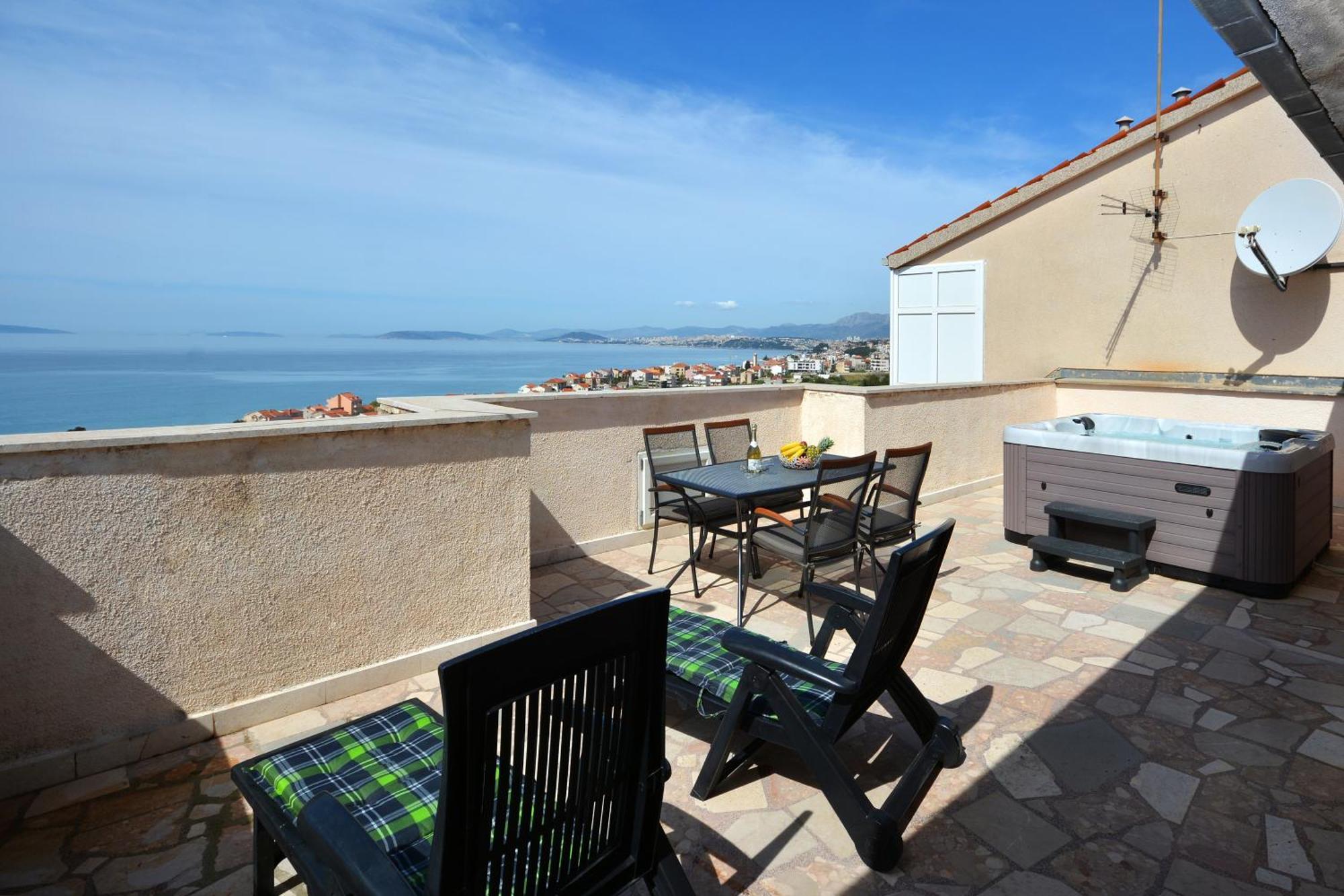 Apartments Radeljic Podstrana Bagian luar foto
