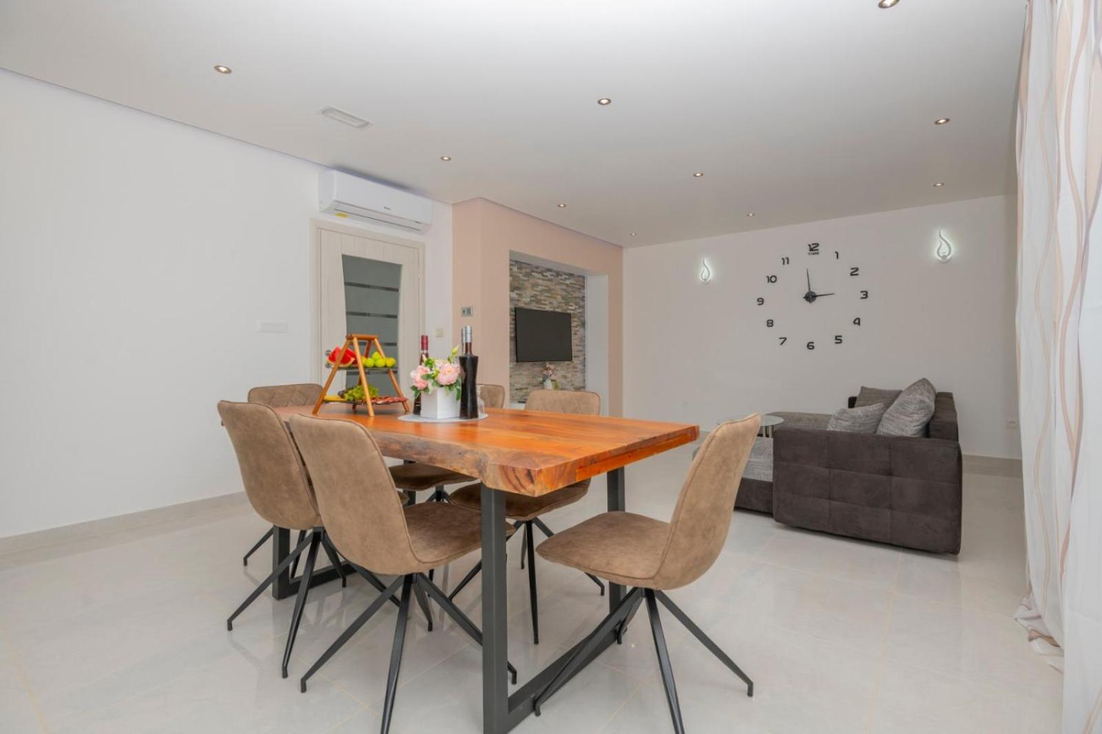 Apartments Radeljic Podstrana Ruang foto